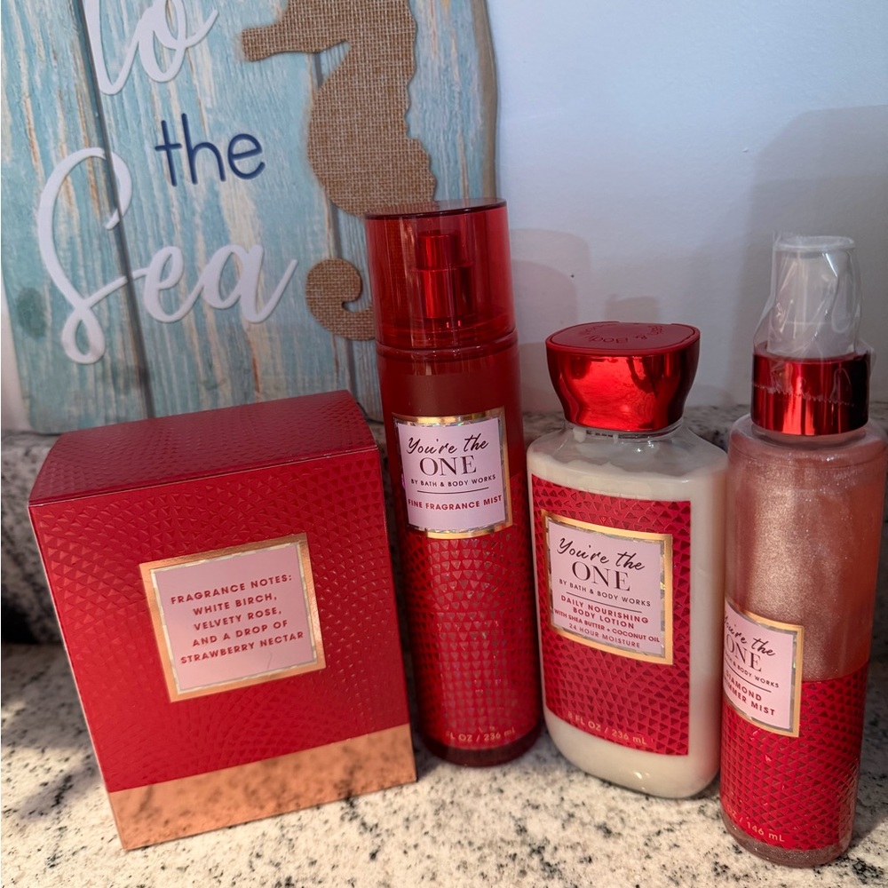 Bath & Body Works You're the One Gift Set - Red